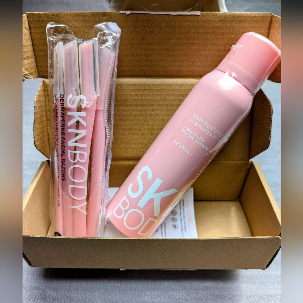 SKN BODY Pink Hair Identifier Spray and Razors Set